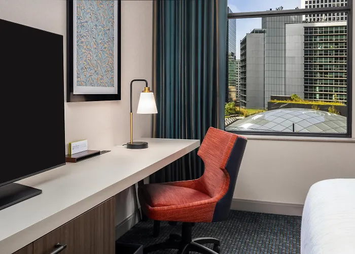 Hilton Garden Inn- Loop Hotel 3*