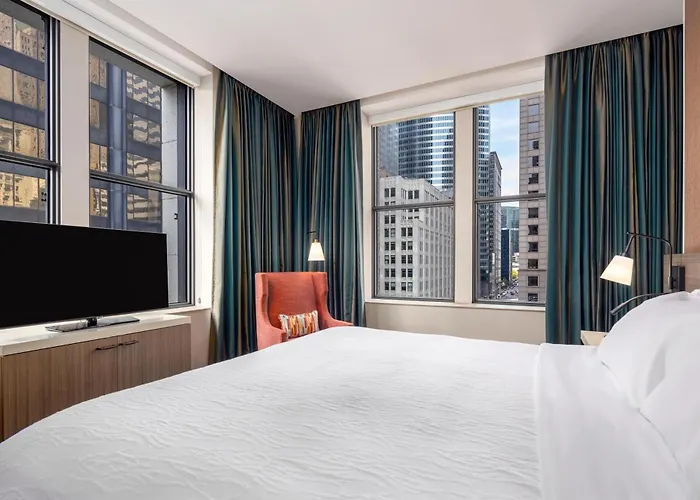 Hilton Garden Inn- Loop 3*