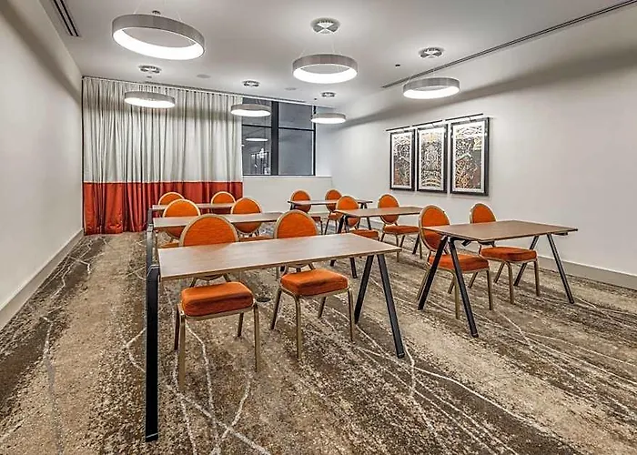 Hilton Garden Inn- Loop
